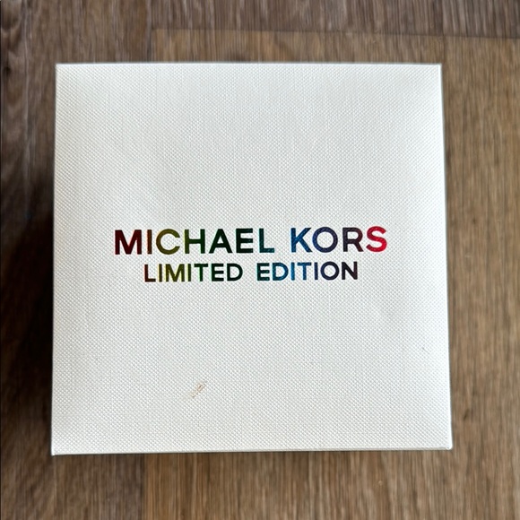 Michael Kors - Limited Edition Pride Watch - Picture 2 of 4